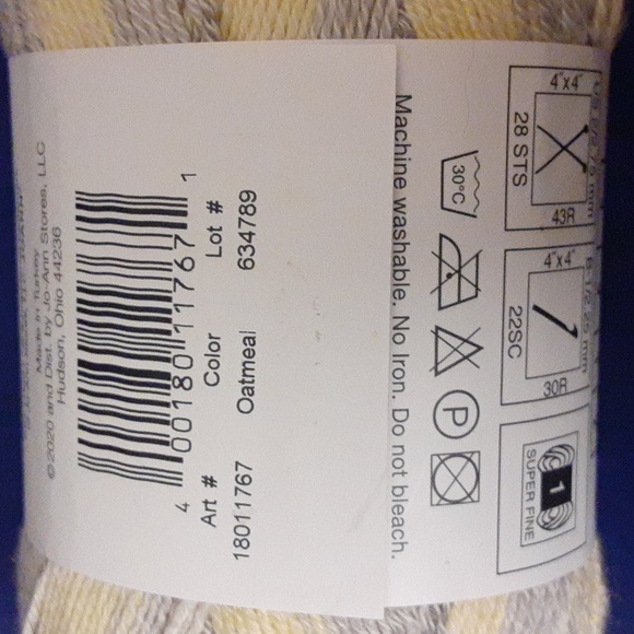 Big Twist Graphic Yarn in Oatmeal - Picture 2 of 3